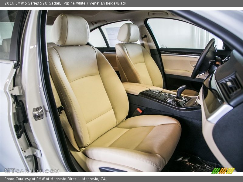 Alpine White / Venetian Beige/Black 2016 BMW 5 Series 528i Sedan