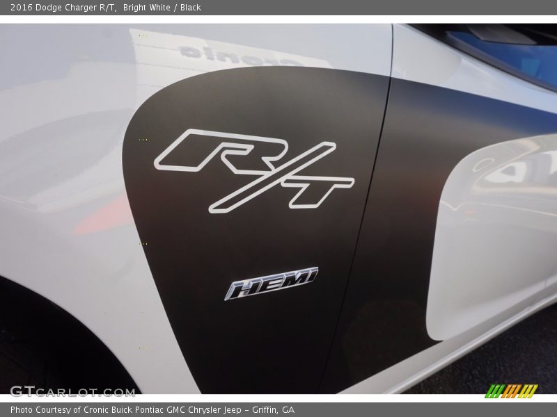 Bright White / Black 2016 Dodge Charger R/T