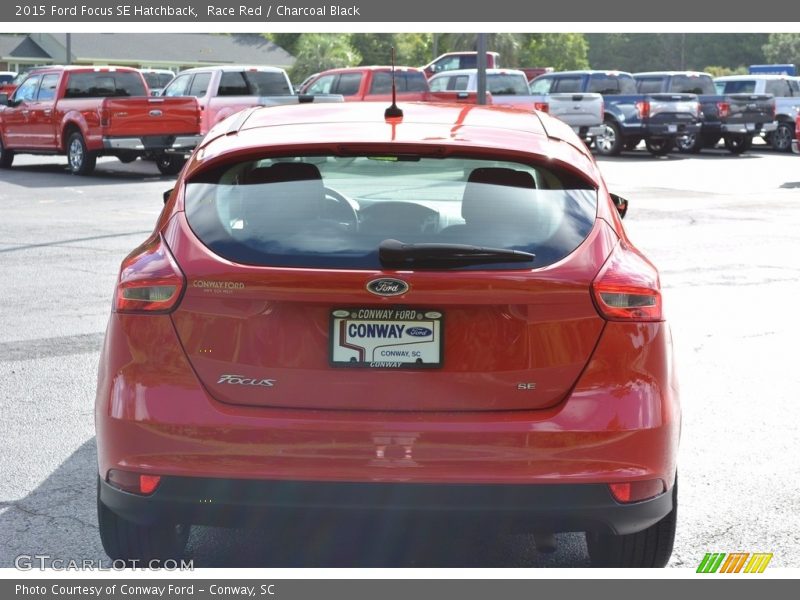 Race Red / Charcoal Black 2015 Ford Focus SE Hatchback