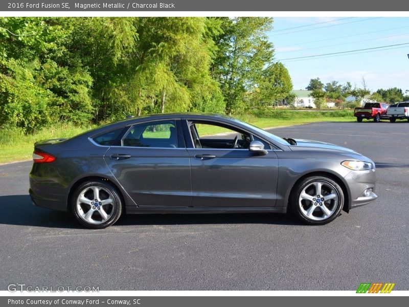 Magnetic Metallic / Charcoal Black 2016 Ford Fusion SE
