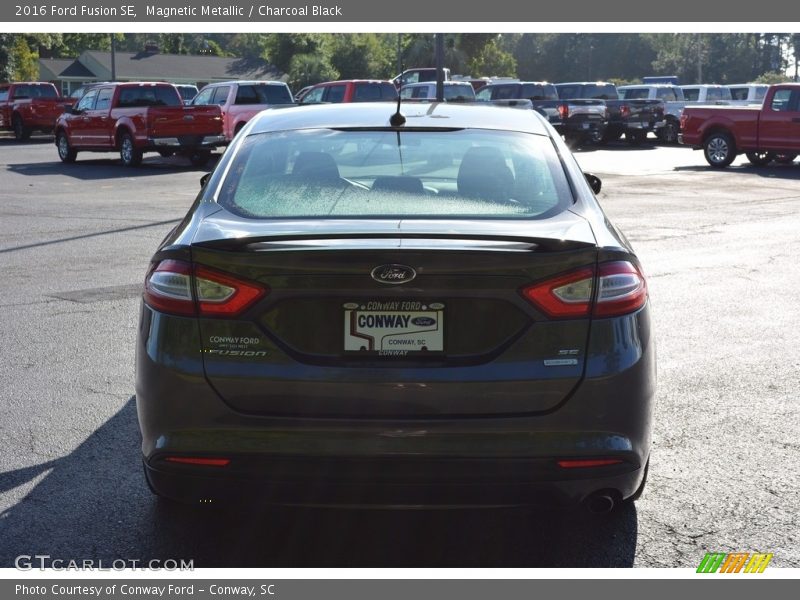 Magnetic Metallic / Charcoal Black 2016 Ford Fusion SE