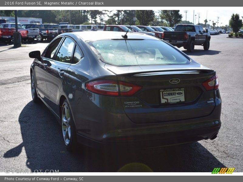 Magnetic Metallic / Charcoal Black 2016 Ford Fusion SE