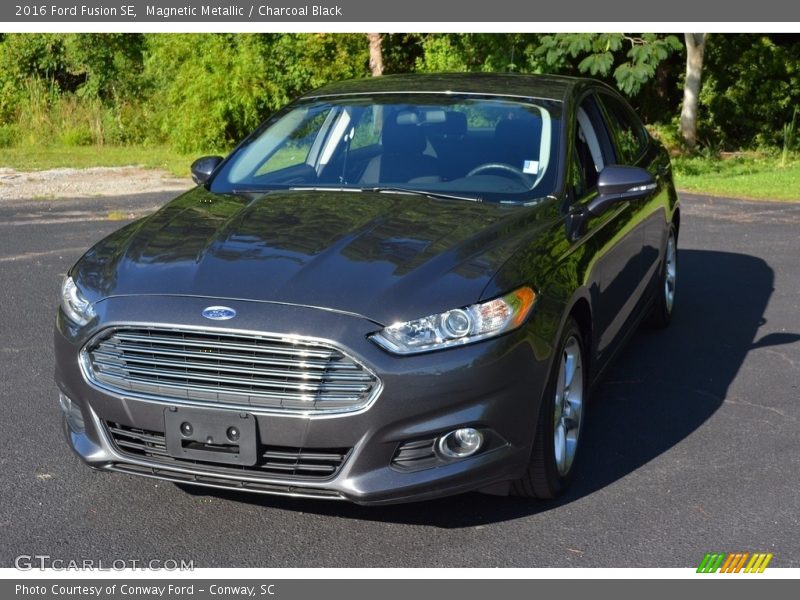 Magnetic Metallic / Charcoal Black 2016 Ford Fusion SE