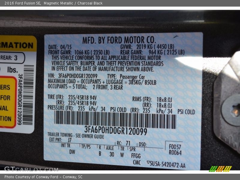 Magnetic Metallic / Charcoal Black 2016 Ford Fusion SE
