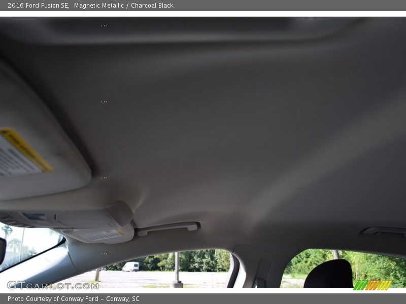 Magnetic Metallic / Charcoal Black 2016 Ford Fusion SE