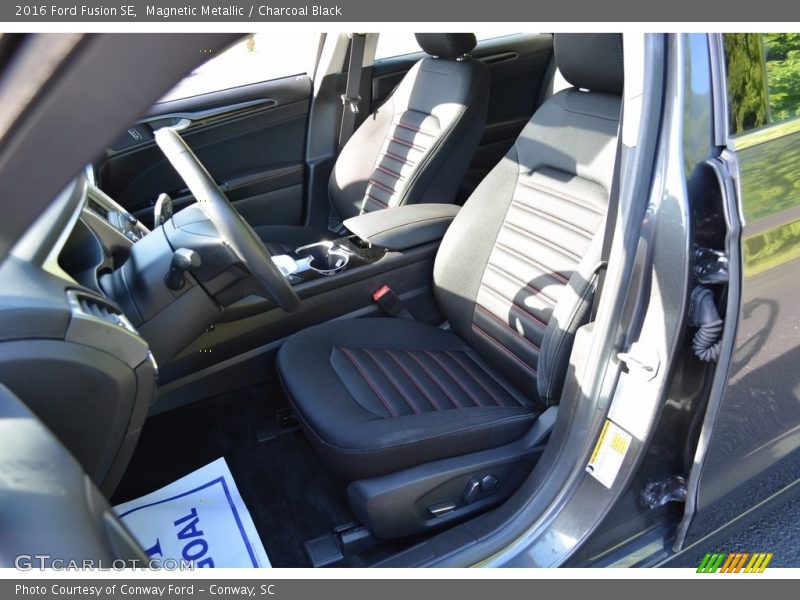 Magnetic Metallic / Charcoal Black 2016 Ford Fusion SE