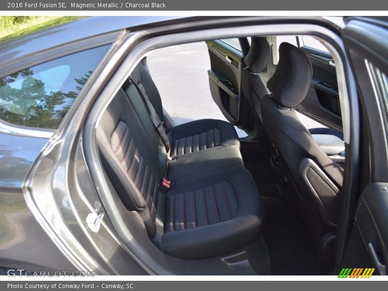 Magnetic Metallic / Charcoal Black 2016 Ford Fusion SE