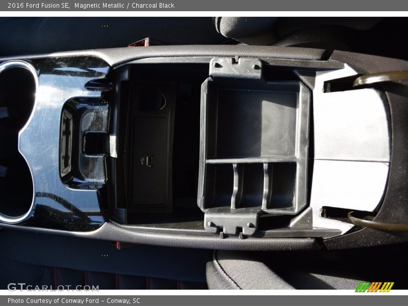 Magnetic Metallic / Charcoal Black 2016 Ford Fusion SE