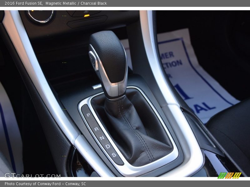 Magnetic Metallic / Charcoal Black 2016 Ford Fusion SE