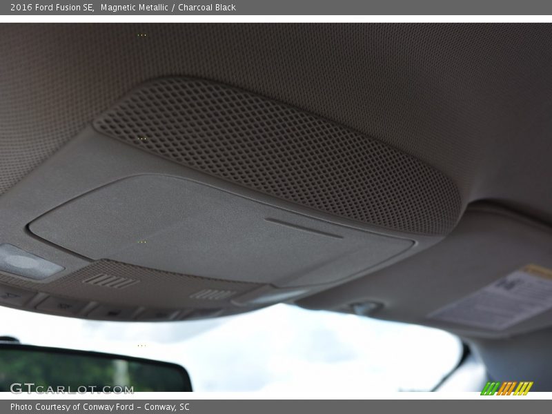 Magnetic Metallic / Charcoal Black 2016 Ford Fusion SE