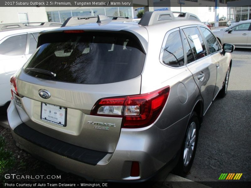 Tungsten Metallic / Warm Ivory 2017 Subaru Outback 2.5i Premium