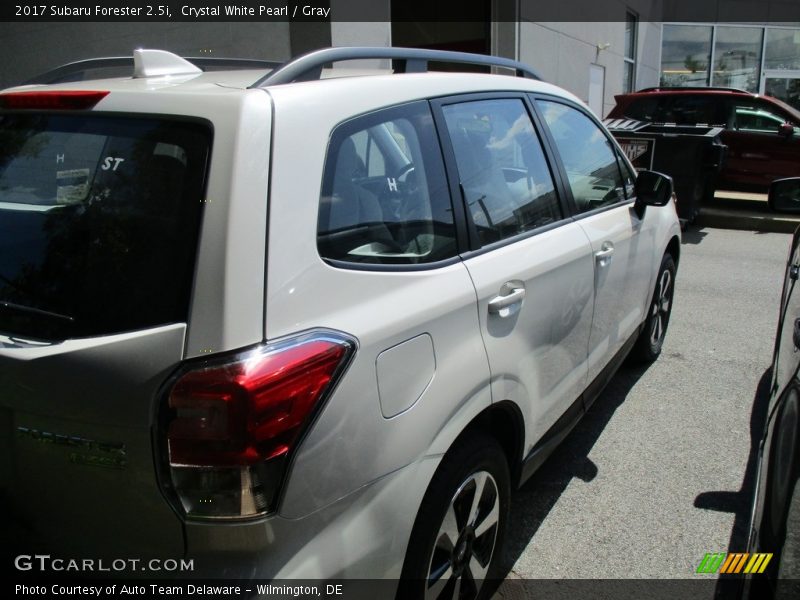 Crystal White Pearl / Gray 2017 Subaru Forester 2.5i