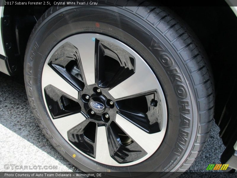 Crystal White Pearl / Gray 2017 Subaru Forester 2.5i