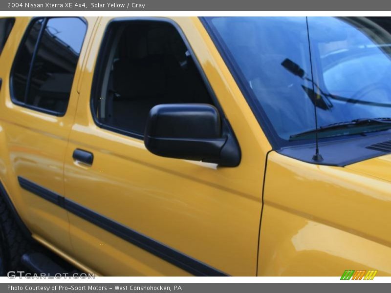 Solar Yellow / Gray 2004 Nissan Xterra XE 4x4