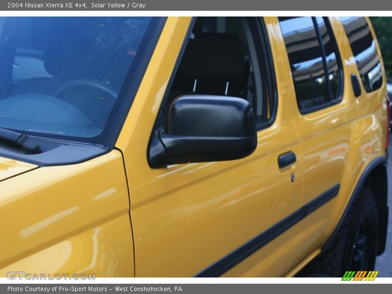 Solar Yellow / Gray 2004 Nissan Xterra XE 4x4