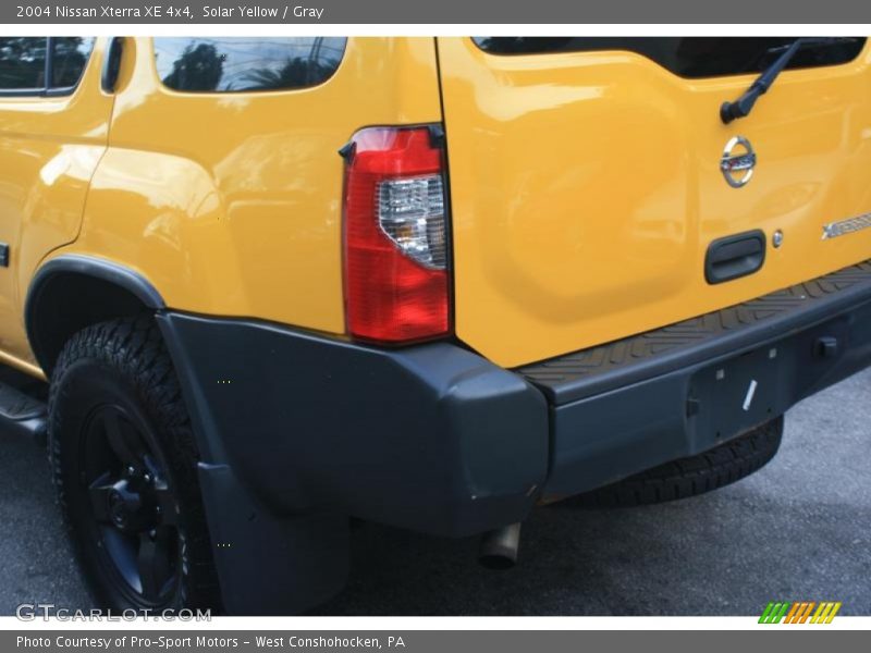 Solar Yellow / Gray 2004 Nissan Xterra XE 4x4