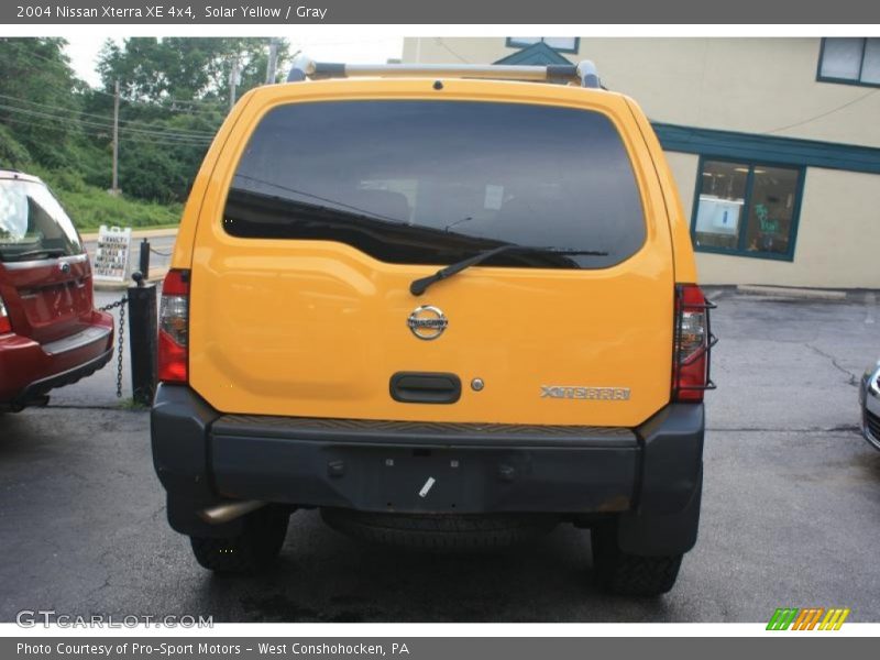 Solar Yellow / Gray 2004 Nissan Xterra XE 4x4