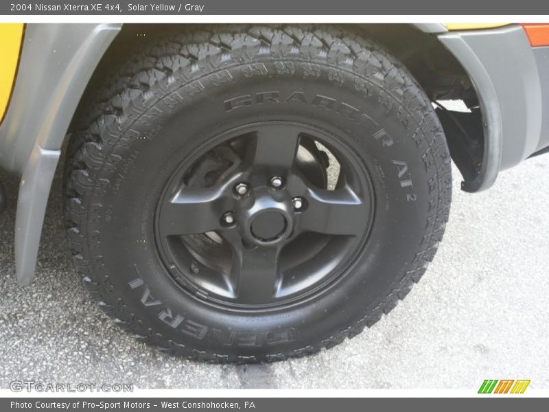 Solar Yellow / Gray 2004 Nissan Xterra XE 4x4