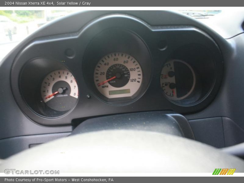 Solar Yellow / Gray 2004 Nissan Xterra XE 4x4