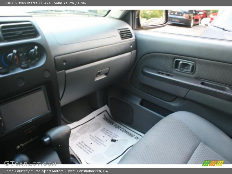 Solar Yellow / Gray 2004 Nissan Xterra XE 4x4