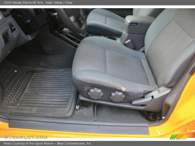 Solar Yellow / Gray 2004 Nissan Xterra XE 4x4