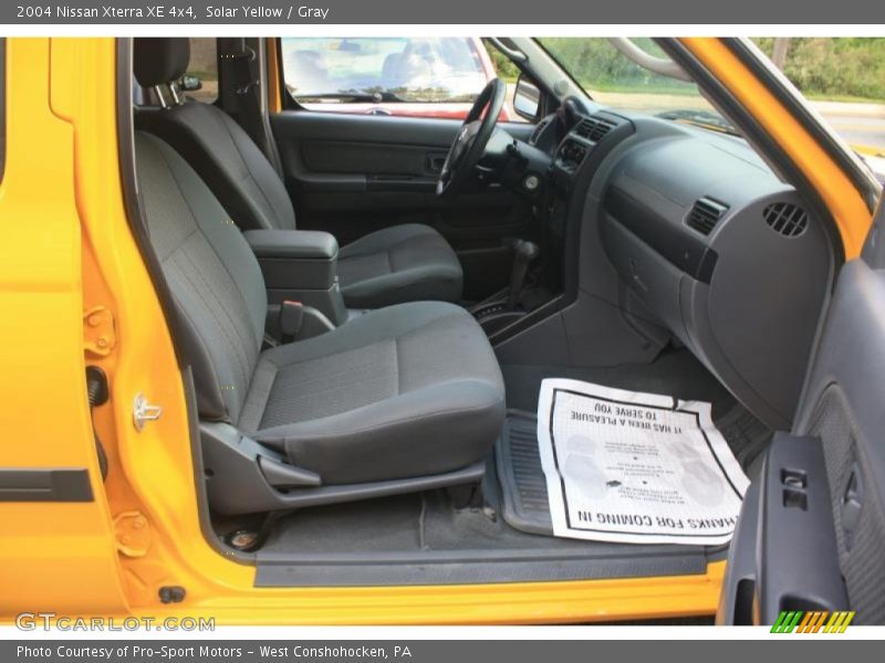 Solar Yellow / Gray 2004 Nissan Xterra XE 4x4