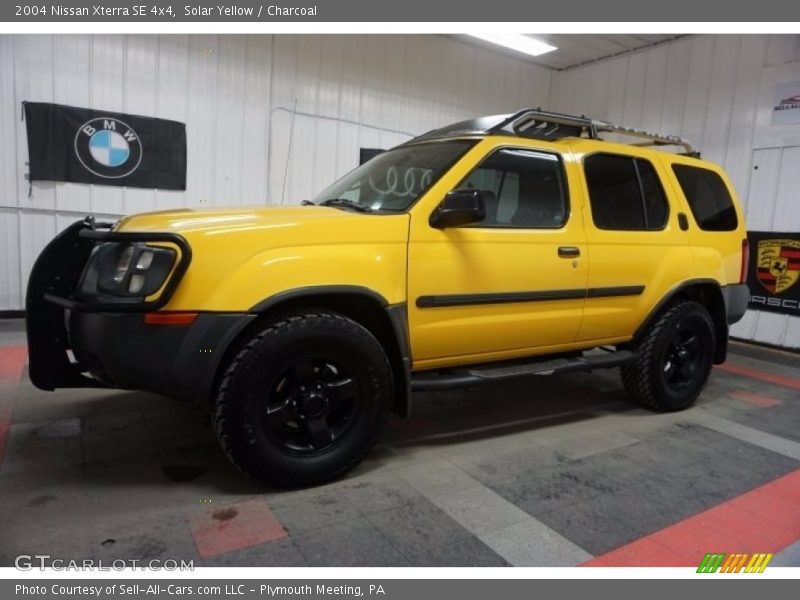 Solar Yellow / Charcoal 2004 Nissan Xterra SE 4x4
