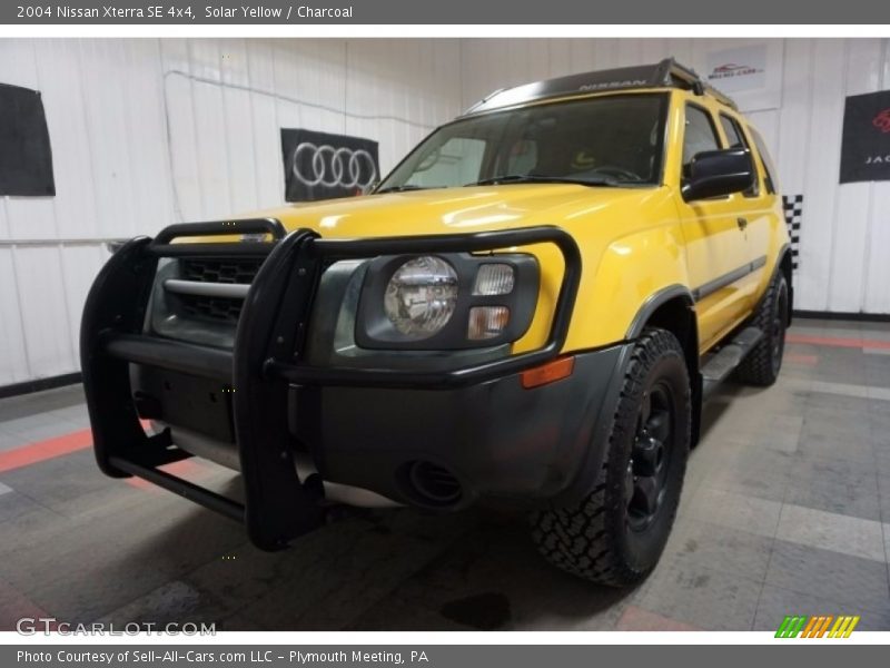 Solar Yellow / Charcoal 2004 Nissan Xterra SE 4x4