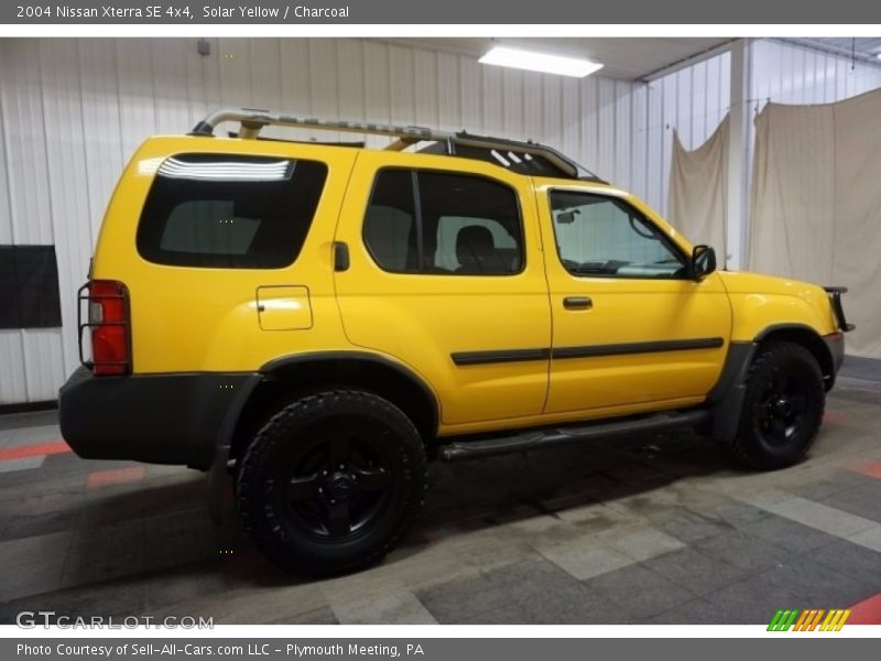 Solar Yellow / Charcoal 2004 Nissan Xterra SE 4x4