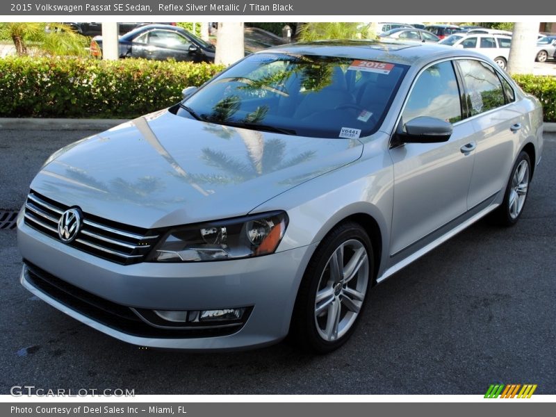 Reflex Silver Metallic / Titan Black 2015 Volkswagen Passat SE Sedan