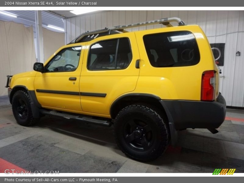 Solar Yellow / Charcoal 2004 Nissan Xterra SE 4x4