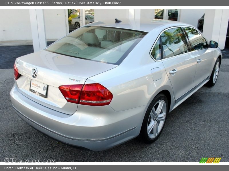 Reflex Silver Metallic / Titan Black 2015 Volkswagen Passat SE Sedan