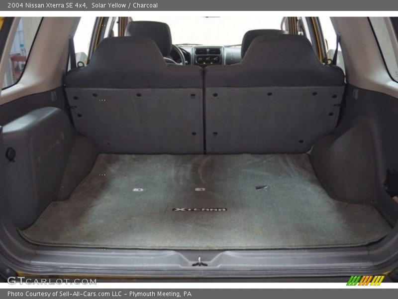 Solar Yellow / Charcoal 2004 Nissan Xterra SE 4x4