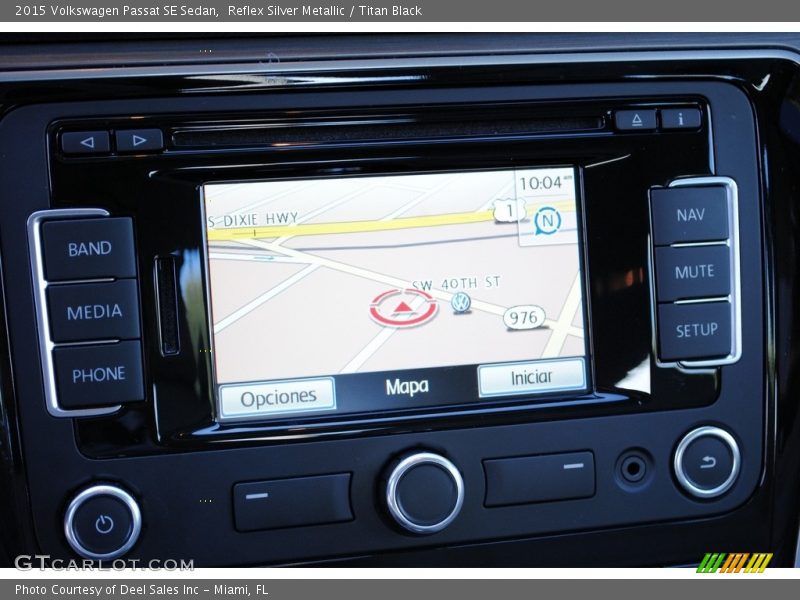 Reflex Silver Metallic / Titan Black 2015 Volkswagen Passat SE Sedan