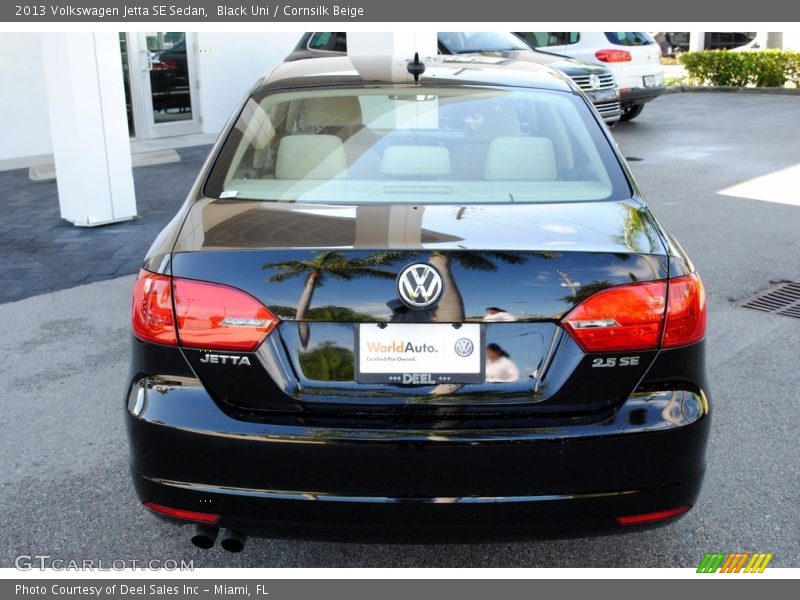 Black Uni / Cornsilk Beige 2013 Volkswagen Jetta SE Sedan