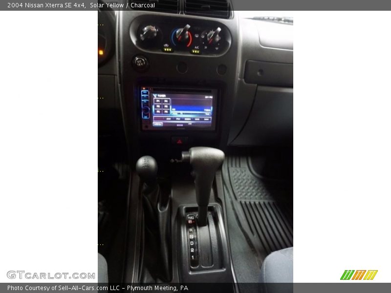 Solar Yellow / Charcoal 2004 Nissan Xterra SE 4x4