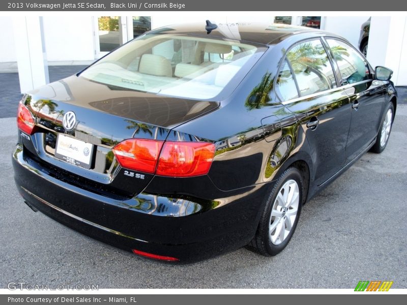 Black Uni / Cornsilk Beige 2013 Volkswagen Jetta SE Sedan