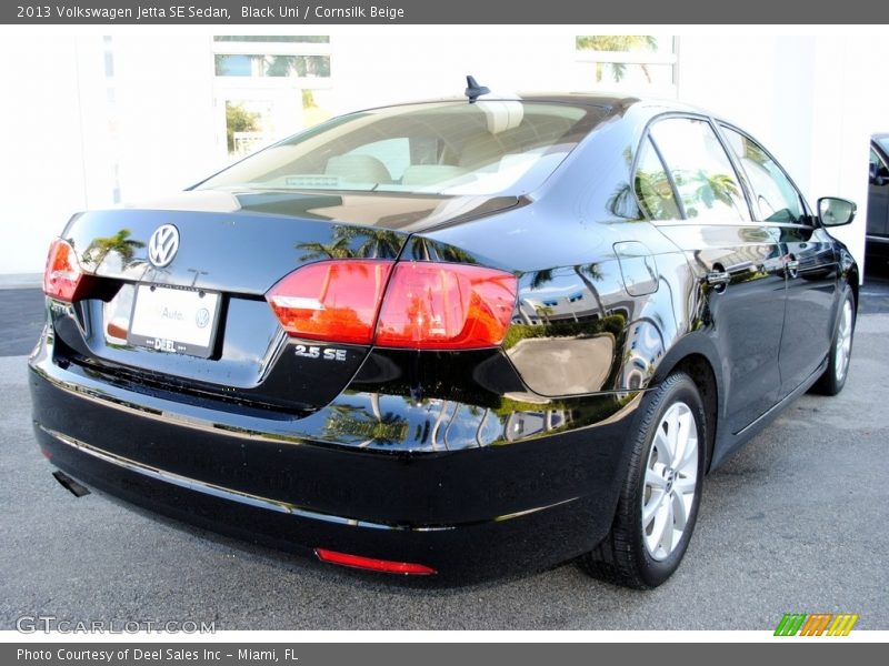 Black Uni / Cornsilk Beige 2013 Volkswagen Jetta SE Sedan