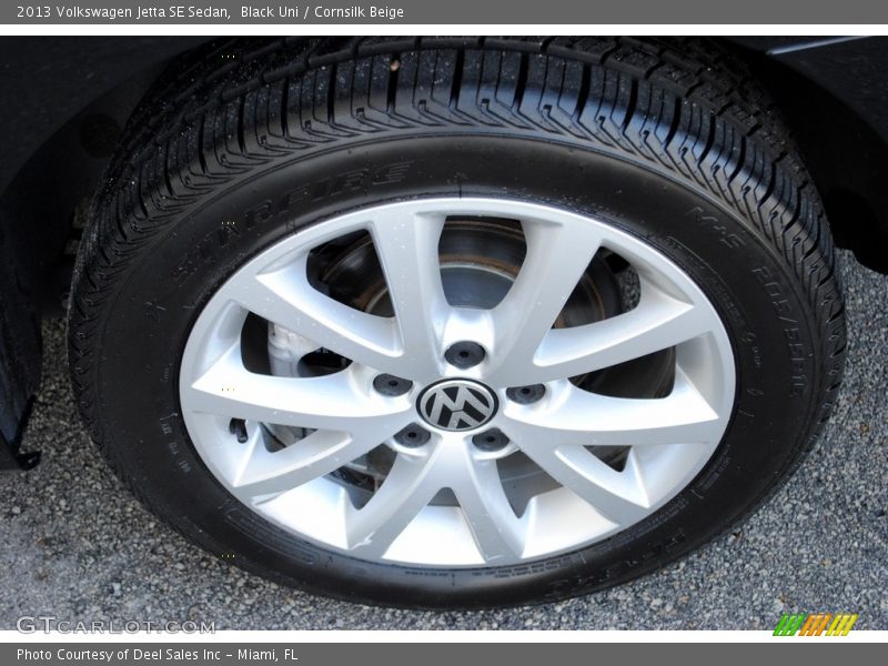 Black Uni / Cornsilk Beige 2013 Volkswagen Jetta SE Sedan