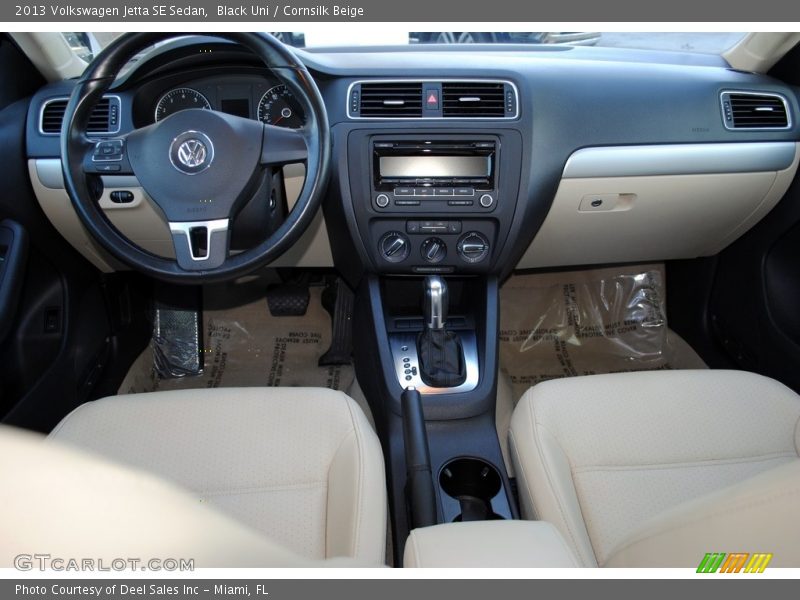 Black Uni / Cornsilk Beige 2013 Volkswagen Jetta SE Sedan