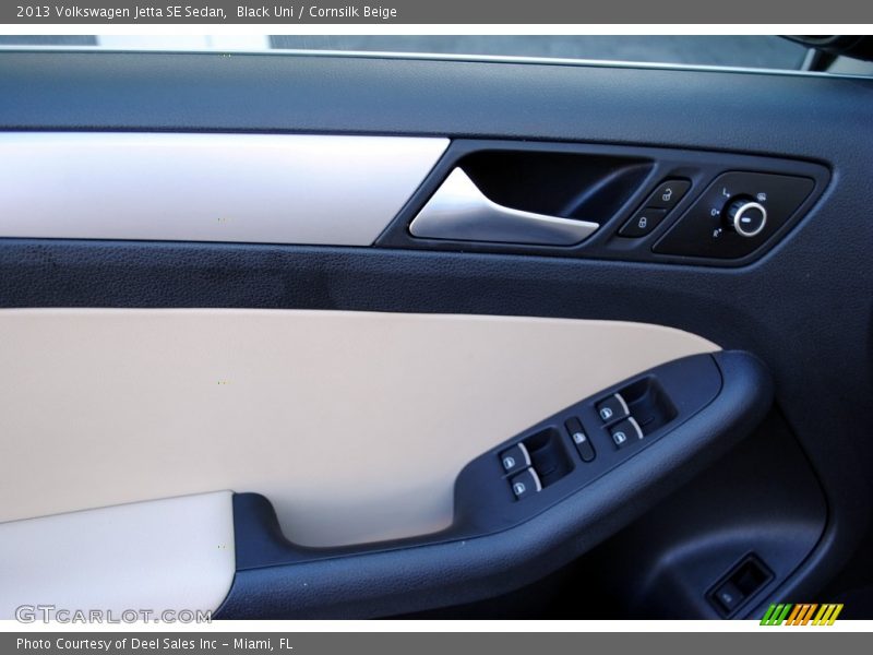 Black Uni / Cornsilk Beige 2013 Volkswagen Jetta SE Sedan