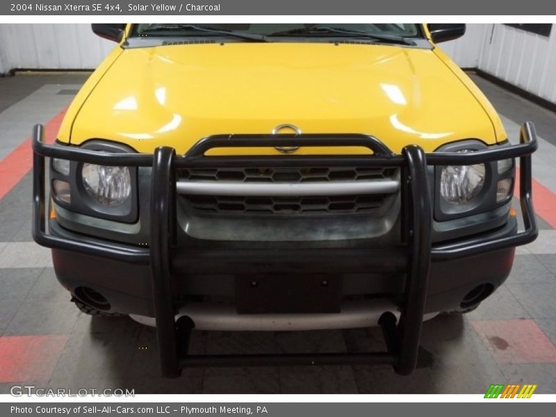 Solar Yellow / Charcoal 2004 Nissan Xterra SE 4x4