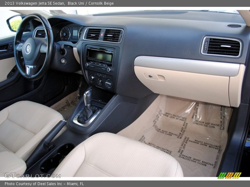 Black Uni / Cornsilk Beige 2013 Volkswagen Jetta SE Sedan