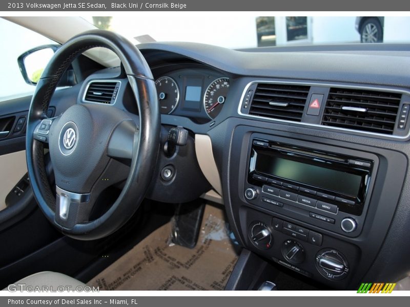 Black Uni / Cornsilk Beige 2013 Volkswagen Jetta SE Sedan