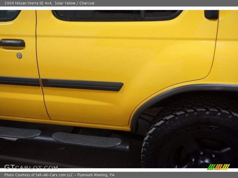 Solar Yellow / Charcoal 2004 Nissan Xterra SE 4x4