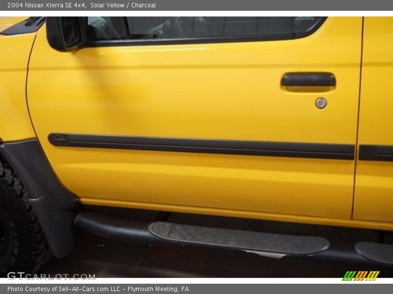 Solar Yellow / Charcoal 2004 Nissan Xterra SE 4x4