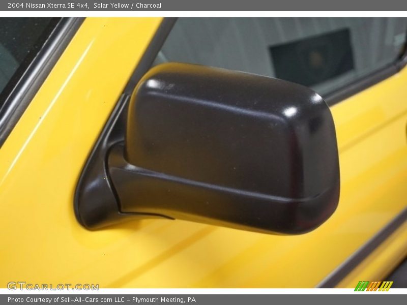 Solar Yellow / Charcoal 2004 Nissan Xterra SE 4x4