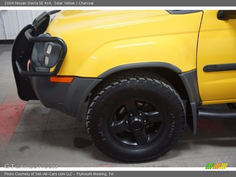 Solar Yellow / Charcoal 2004 Nissan Xterra SE 4x4