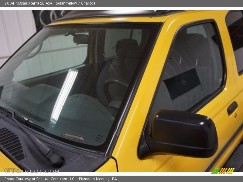 Solar Yellow / Charcoal 2004 Nissan Xterra SE 4x4