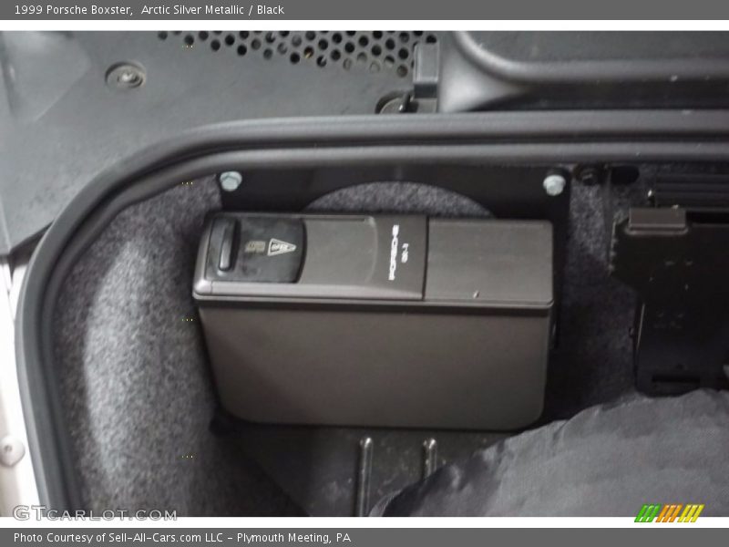 Arctic Silver Metallic / Black 1999 Porsche Boxster